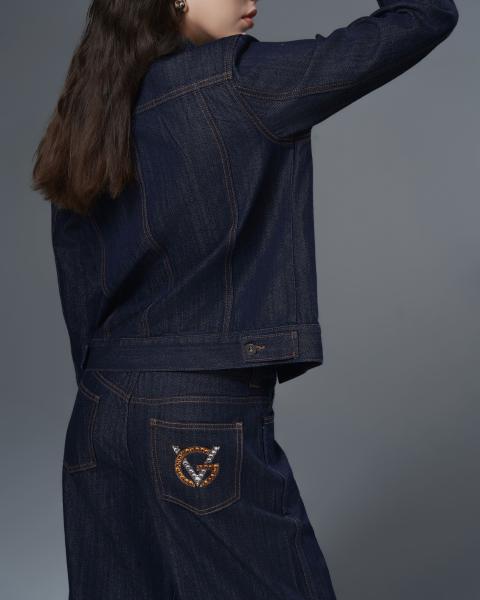 Navy blue women’s denim set with contrast stitching